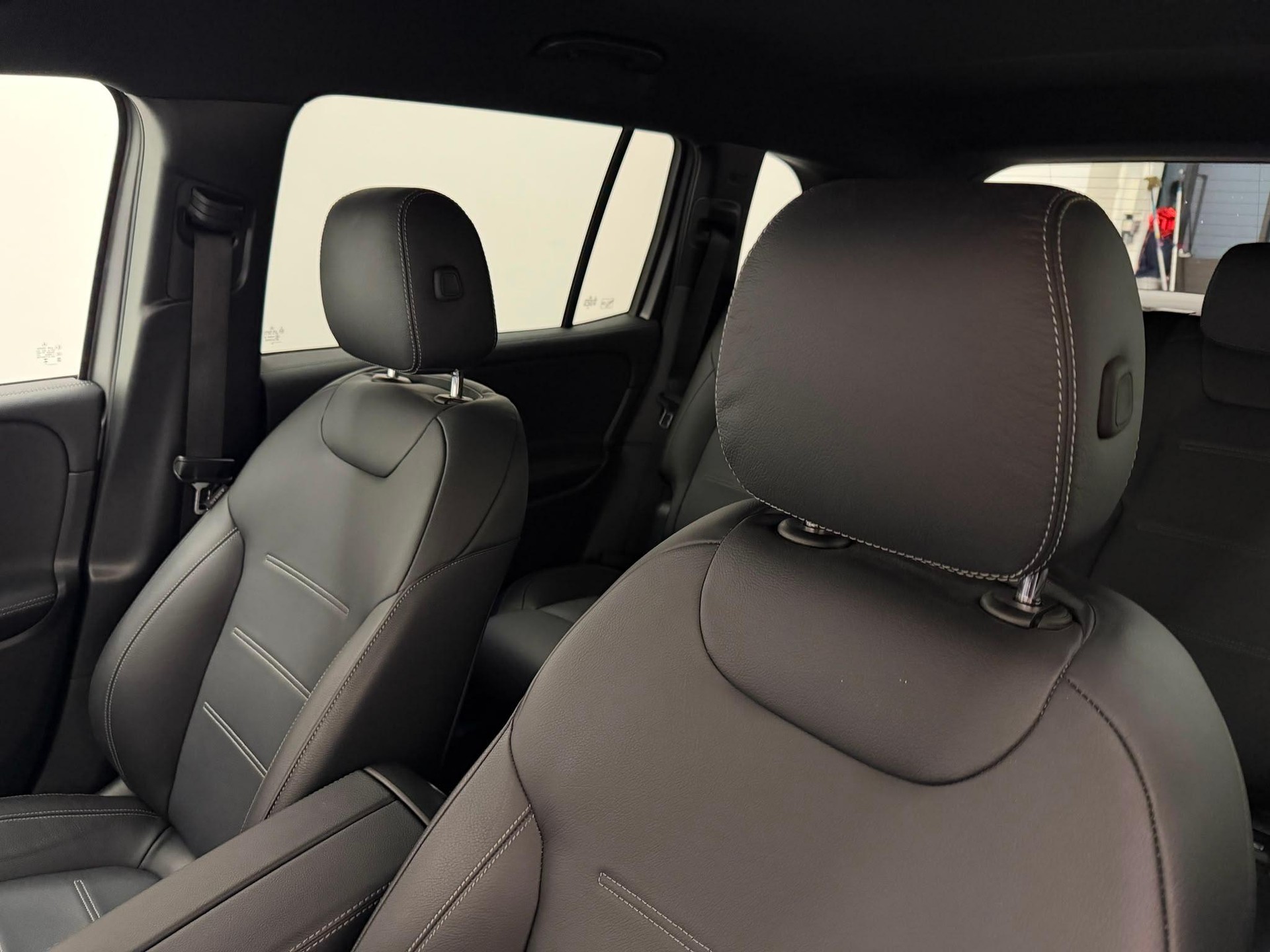 MERCEDES-BENZ EQB 350 AMG Line 4matic-image-12