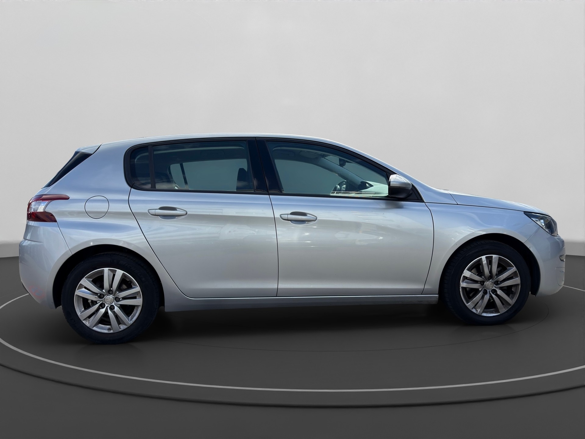 PEUGEOT 308 1.2 THP Active Automatic-image-5