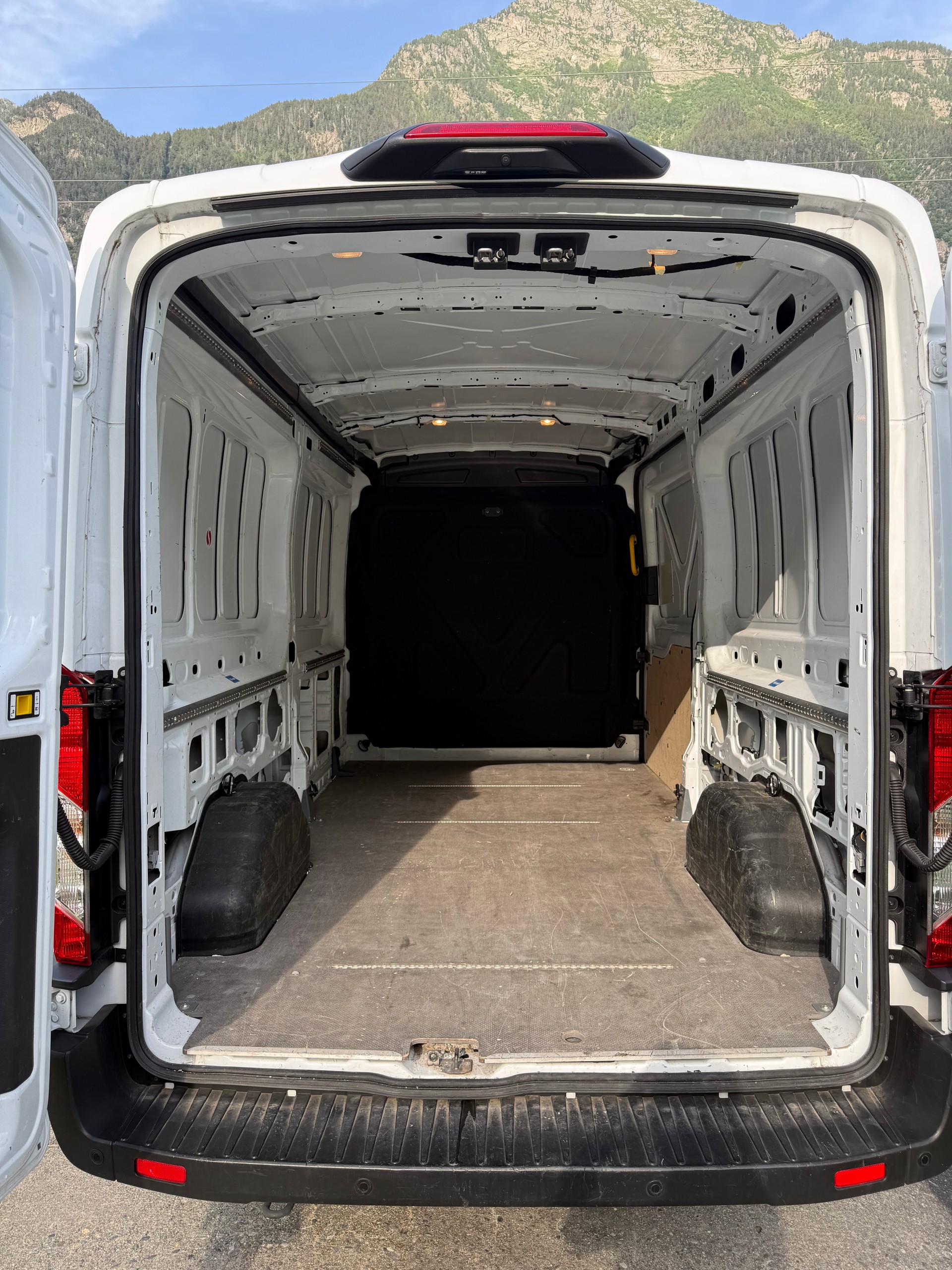 FORD Transit Van 350 L3 Trend 2.0 TDCi 130 FWD A-image-6