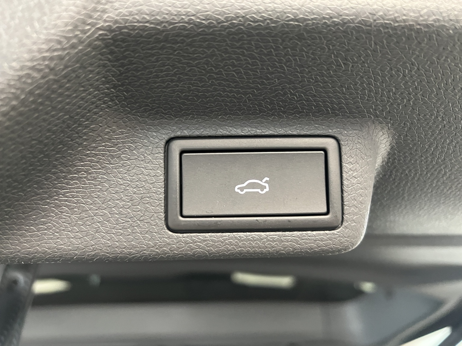 VW ID.Buzz NWB GTX 4 Motion-image-12