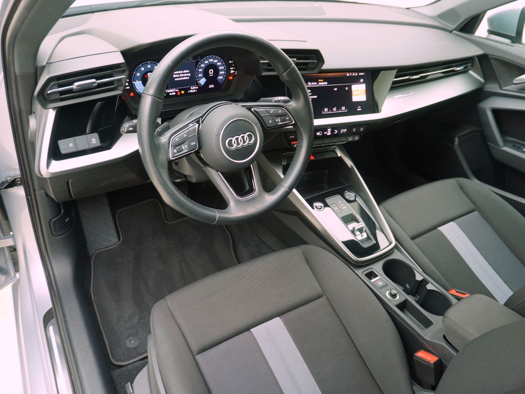 AUDI A3 Sportback 35 TFSI Advanced S-Tronic-image-10