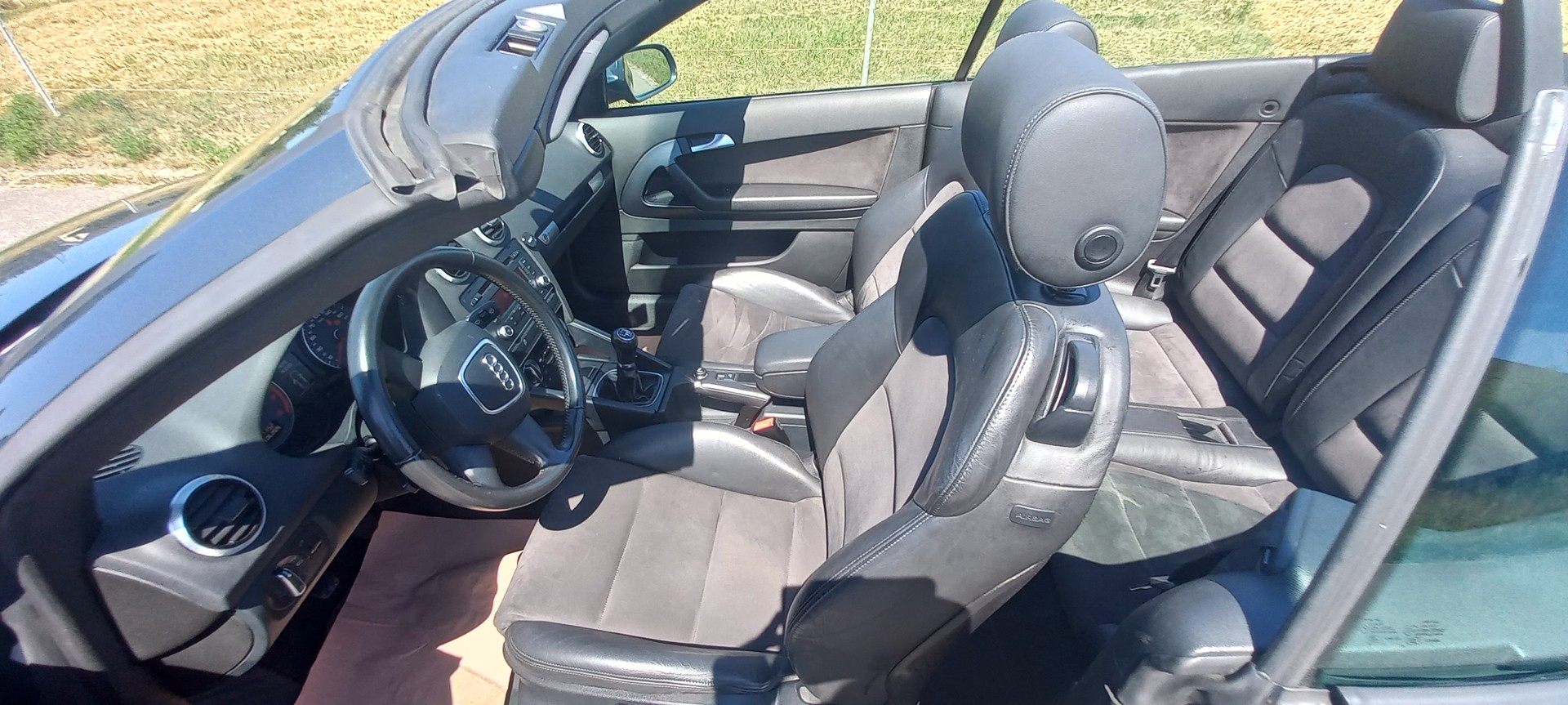 AUDI A3 Cabriolet 1.8 TFSI Style-image-11