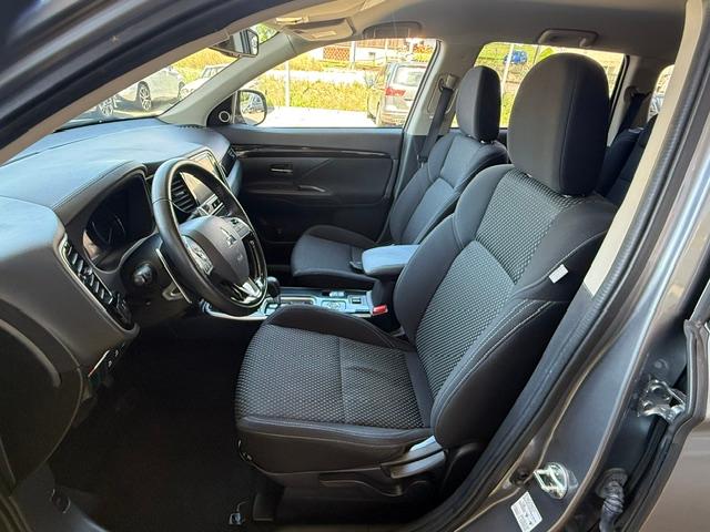 MITSUBISHI Outlander 2.0 MIVEC Value CVT-image-13