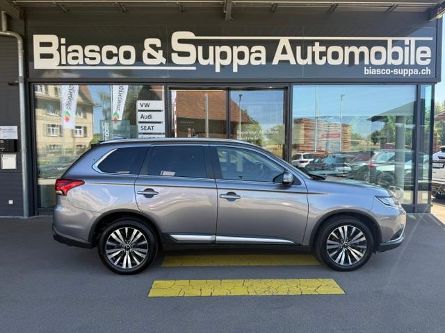 MITSUBISHI Outlander 2.0 MIVEC Value CVT-image-0