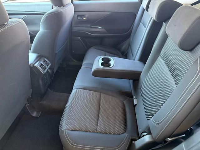 MITSUBISHI Outlander 2.0 MIVEC Value CVT-image-12