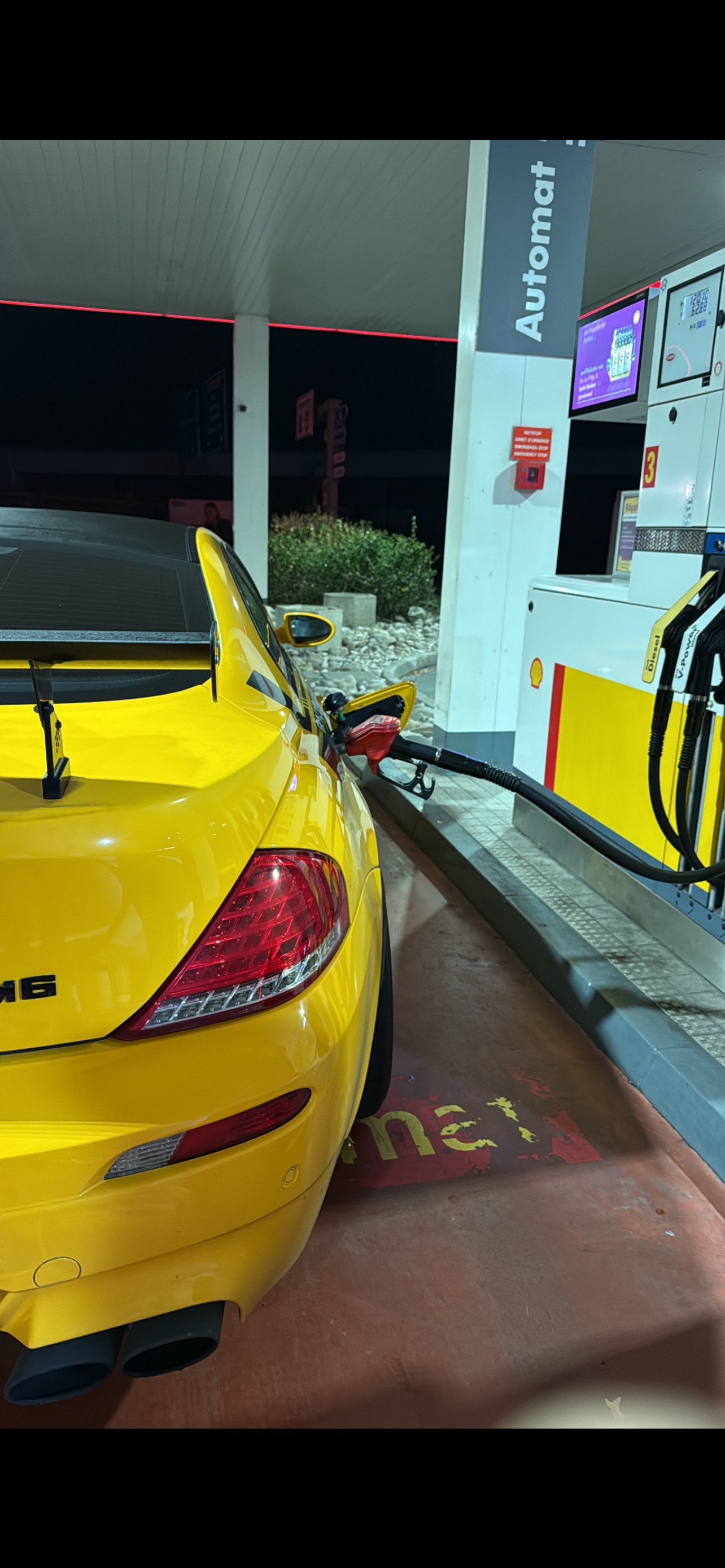 BMW M6-image-2