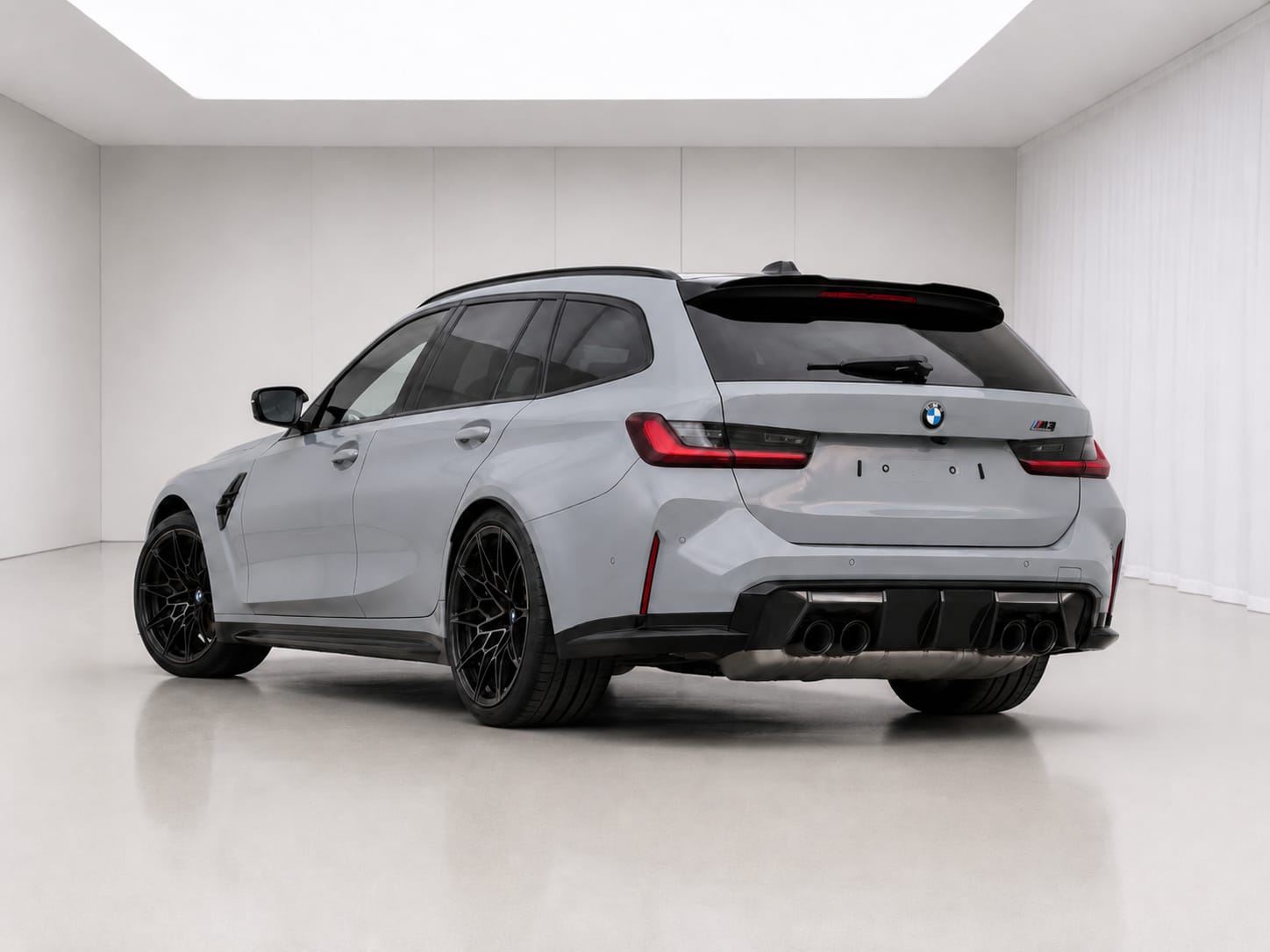 BMW M3 Touring xDrive Competition M-showroom-element-1