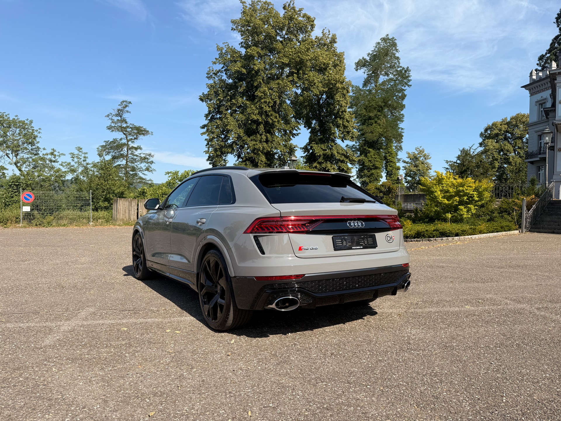AUDI RSQ8 4.0 V8 TFSI quattro T-Tronic-image-4