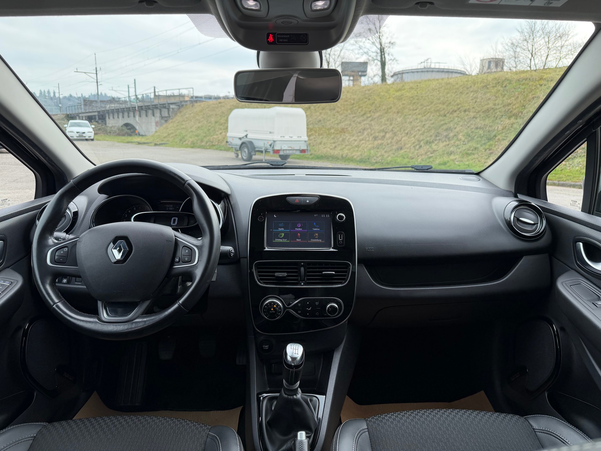 RENAULT Clio 1.2 16V T GT Line-image-10