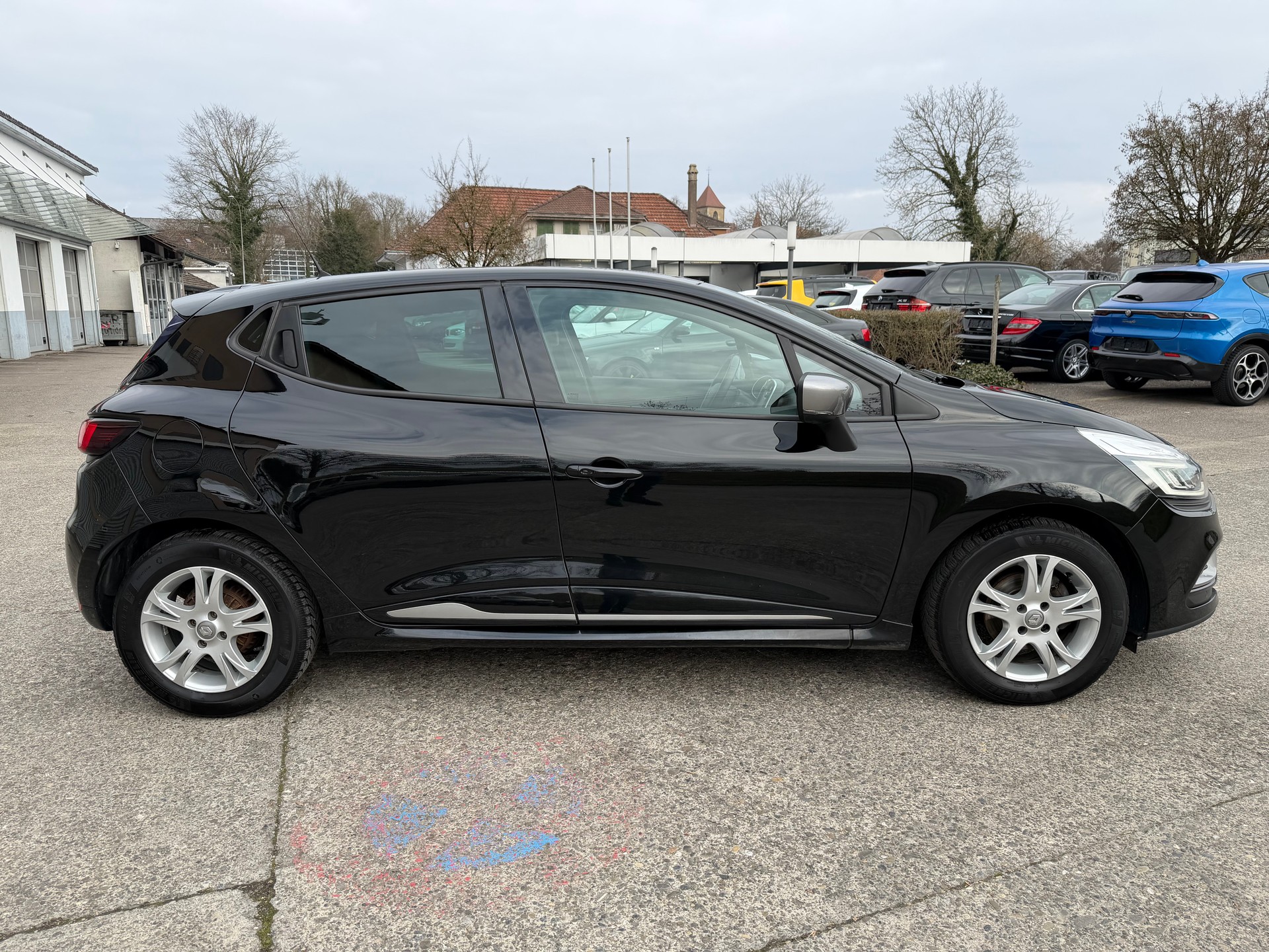 RENAULT Clio 1.2 16V T GT Line-image-5
