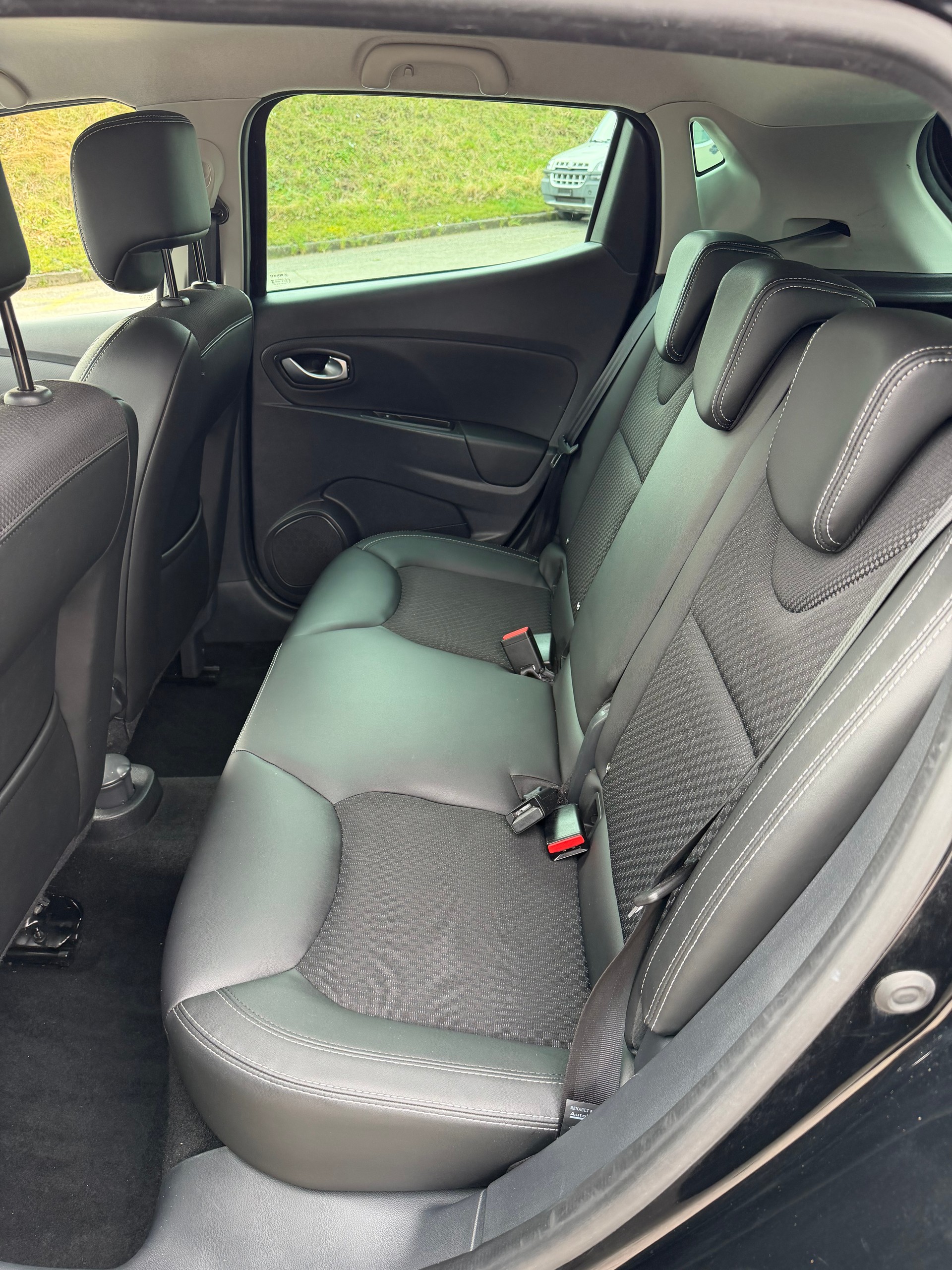 RENAULT Clio 1.2 16V T GT Line-image-11