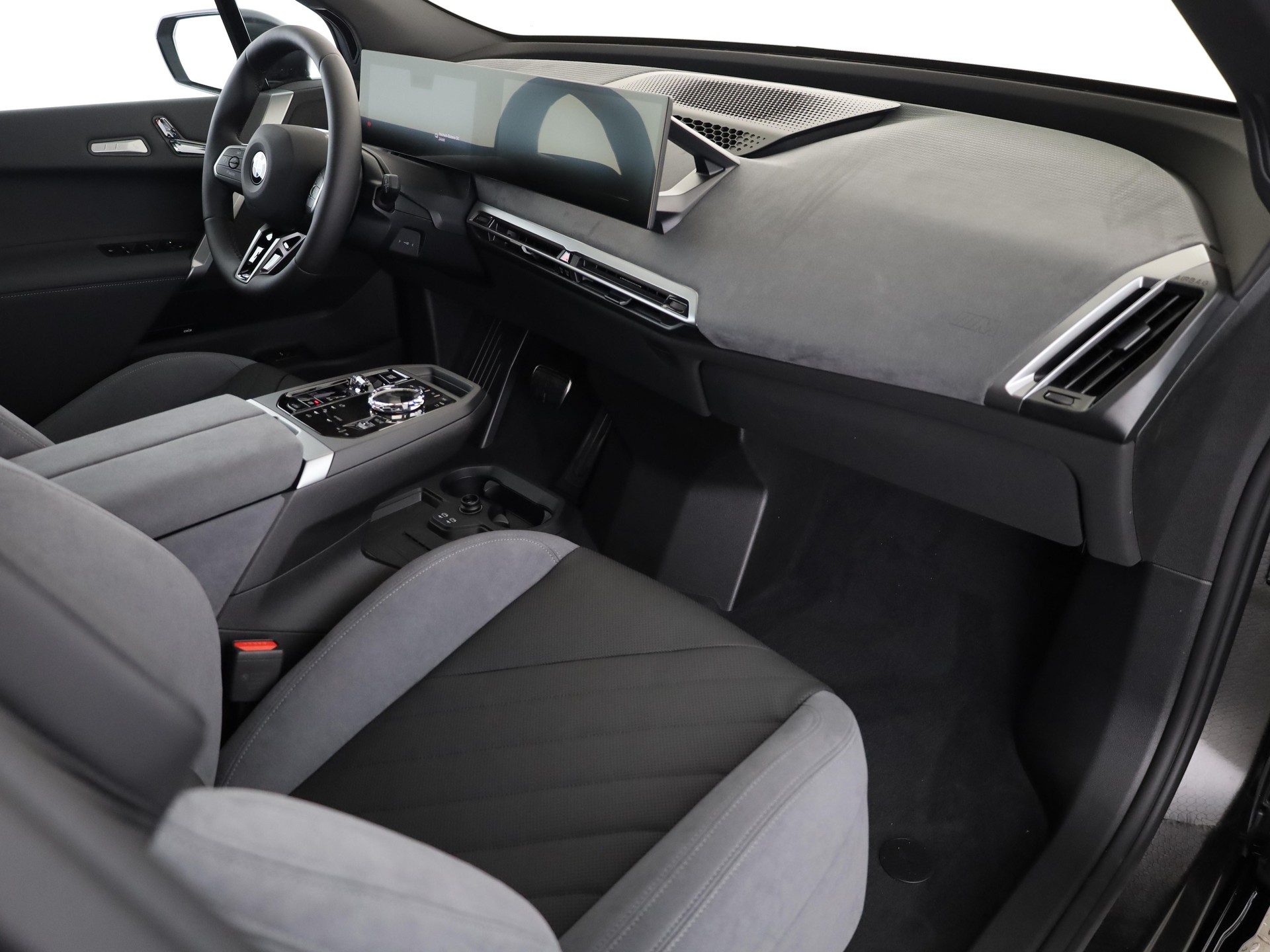 BMW iX xDrive60-image-14