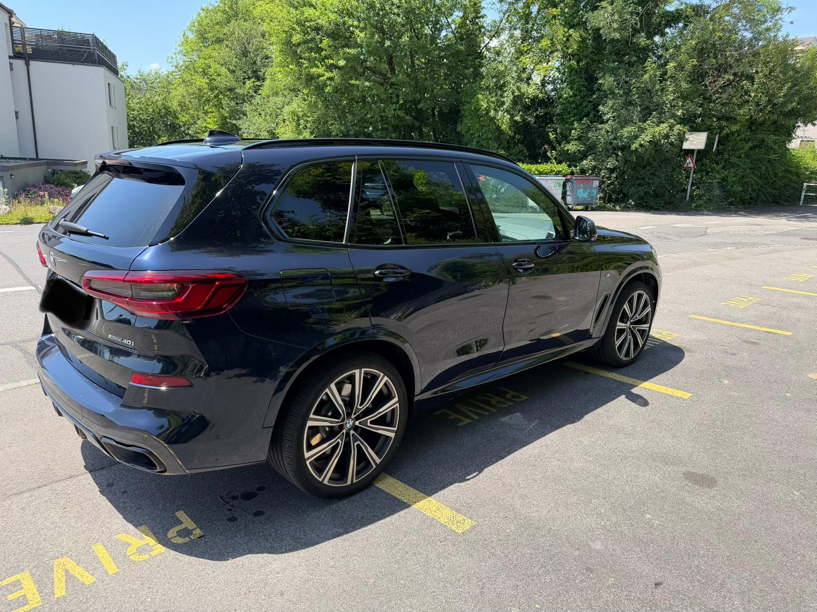 BMW 40i xDrive-image-5