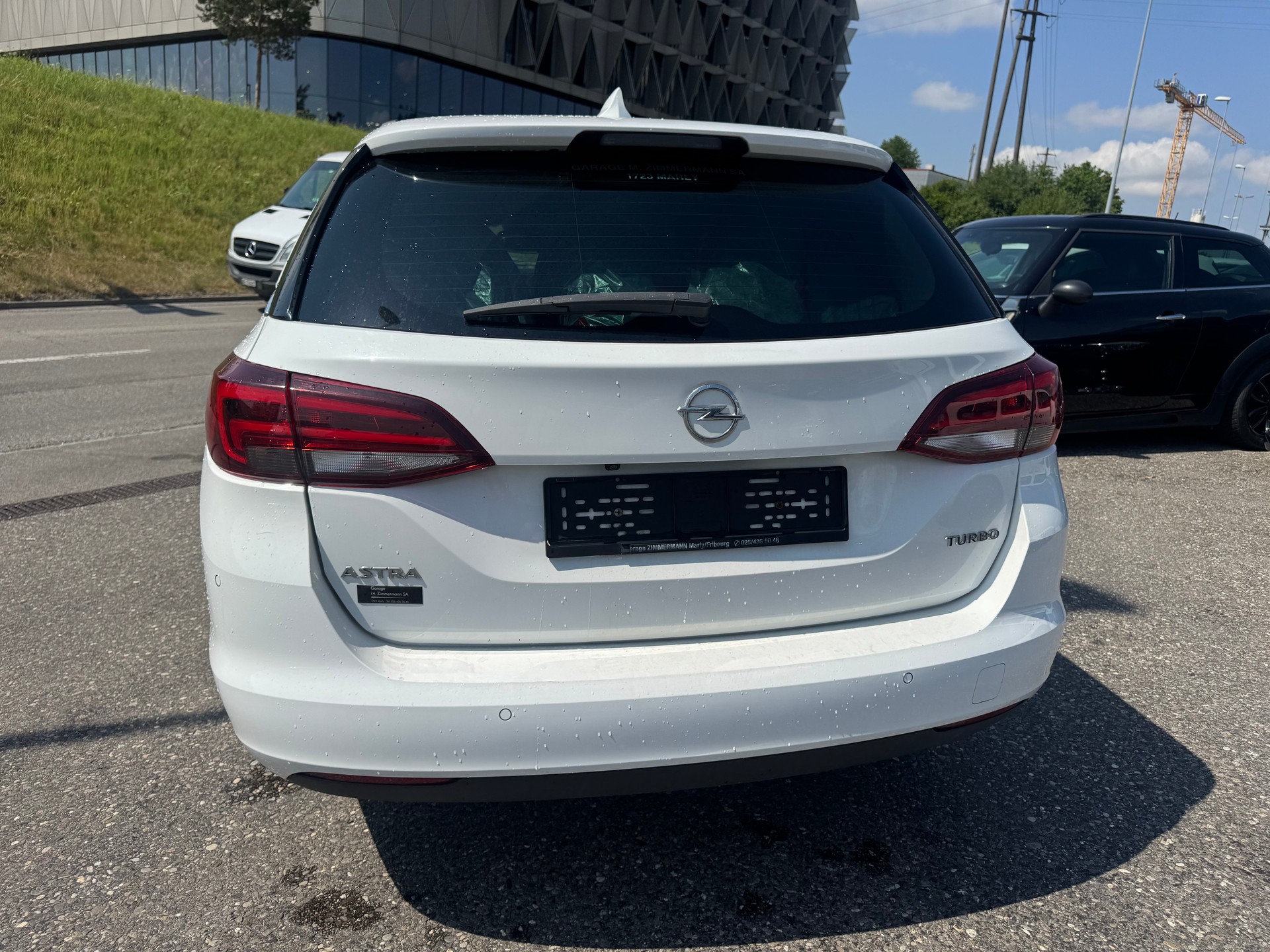 OPEL Astra Sports Tourer 1.4i Turbo Dynamic Automatic-image-4