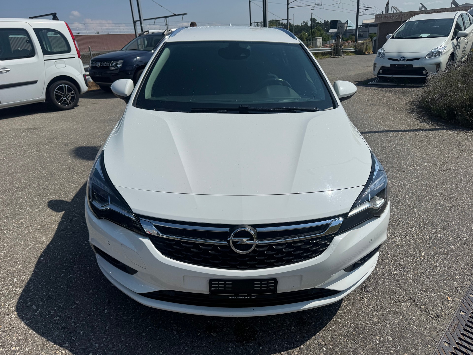 OPEL Astra Sports Tourer 1.4i Turbo Dynamic Automatic-image-1