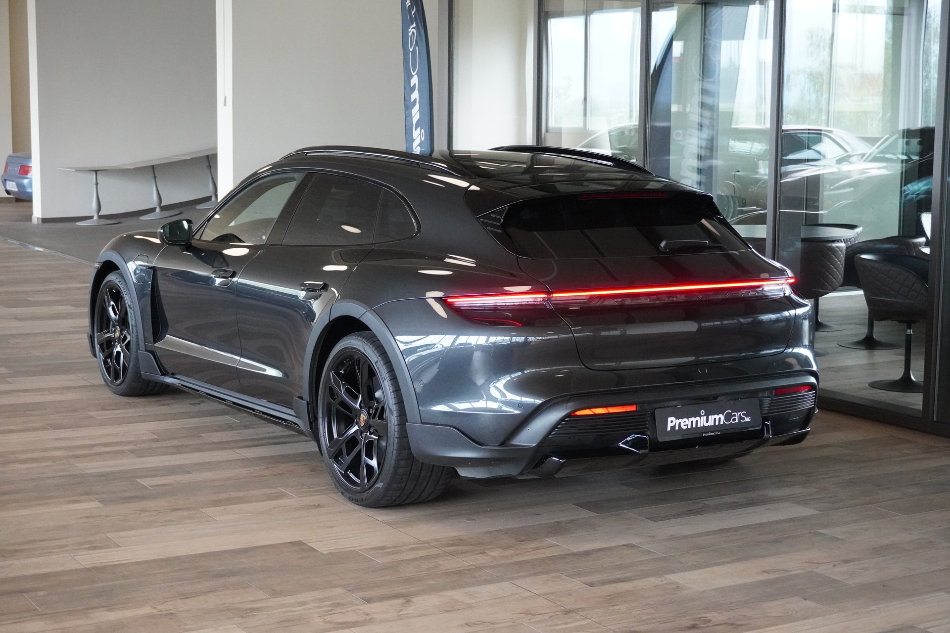 PORSCHE Taycan Turbo Cross Turismo-image-5
