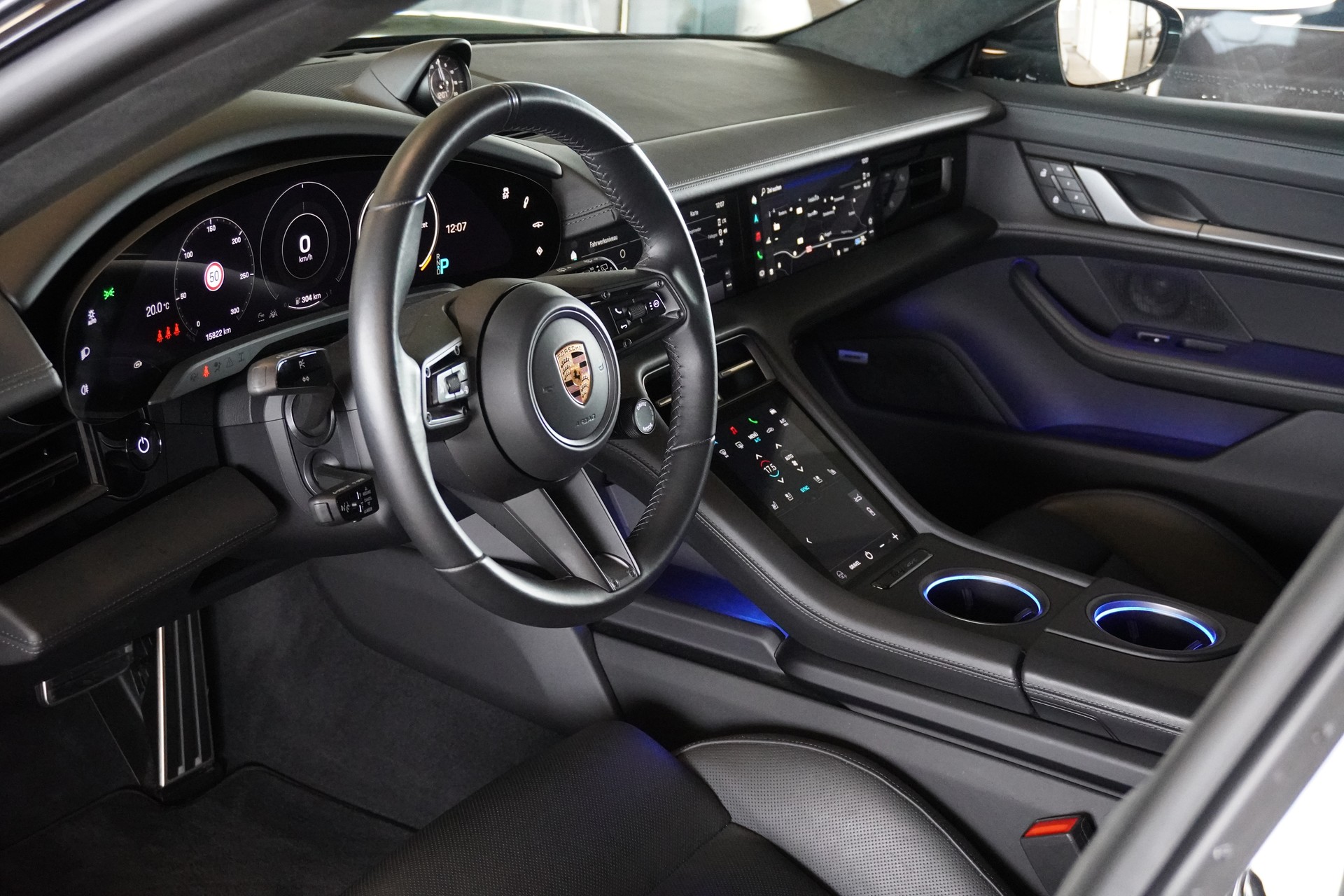 PORSCHE Taycan Turbo Cross Turismo-image-7