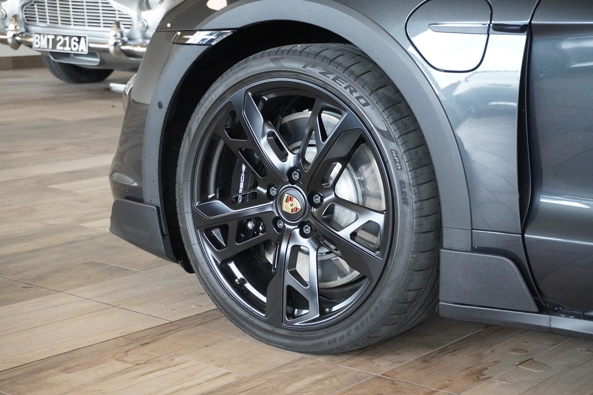 PORSCHE Taycan Turbo Cross Turismo-image-18