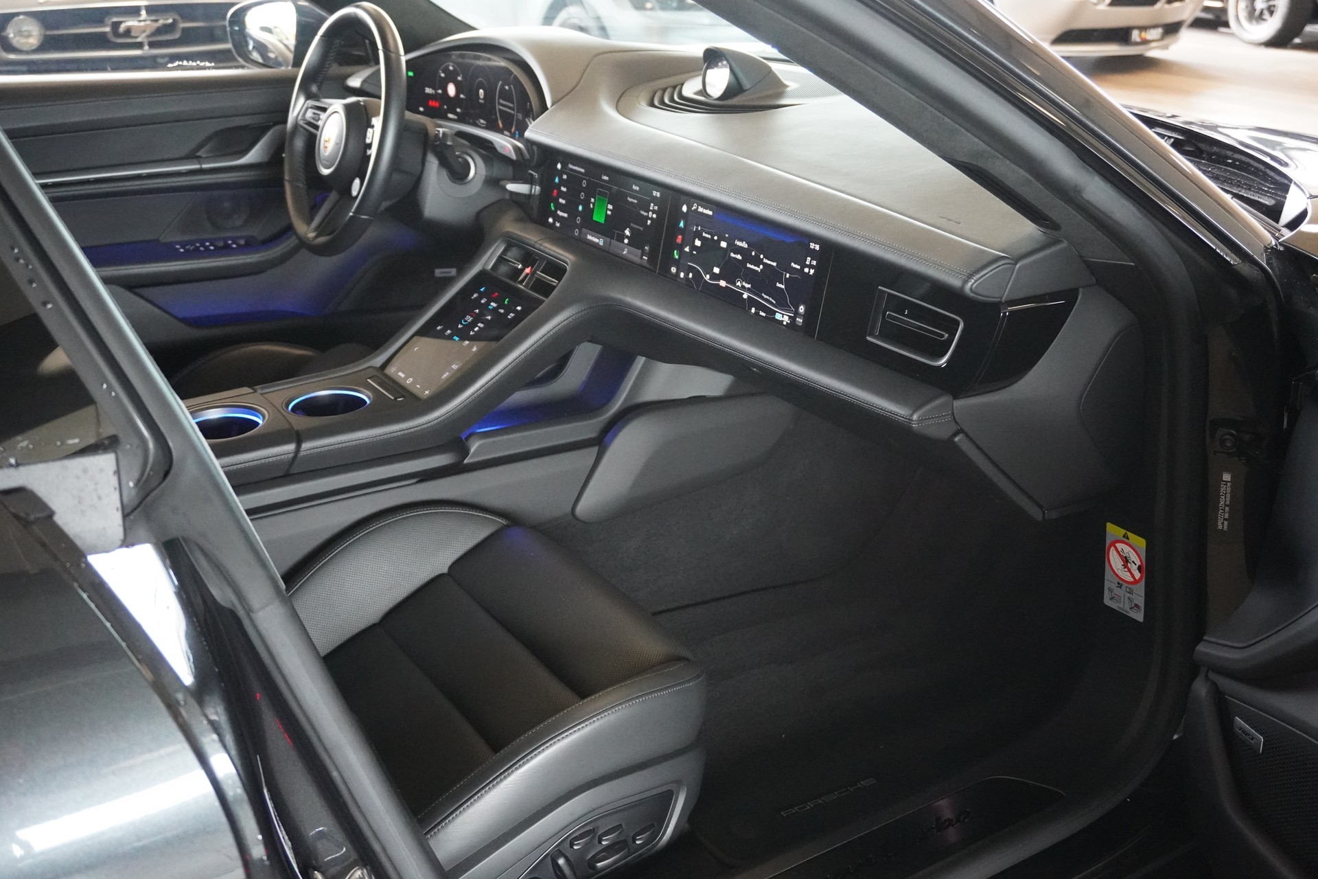 PORSCHE Taycan Turbo Cross Turismo-image-8
