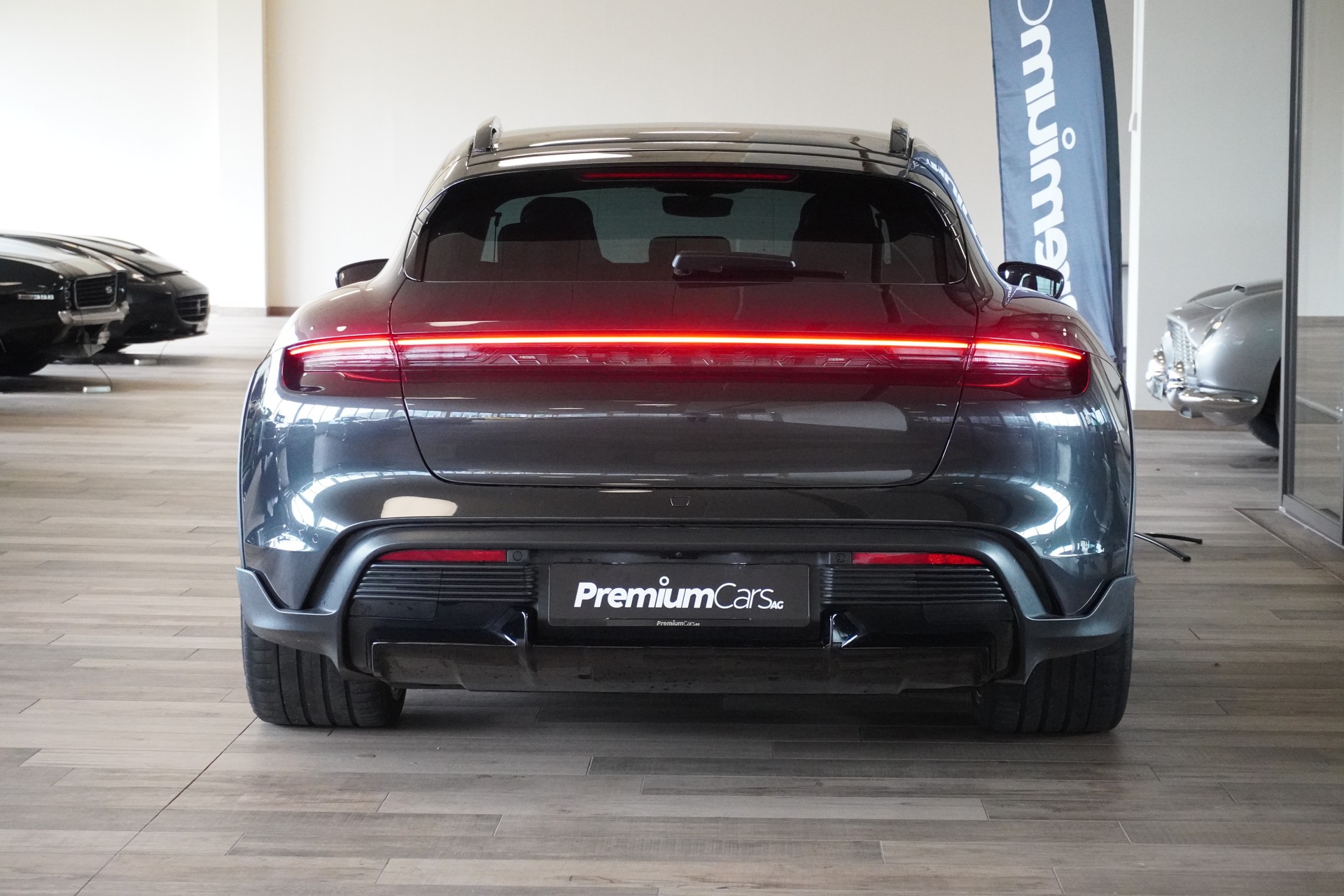 PORSCHE Taycan Turbo Cross Turismo-image-4