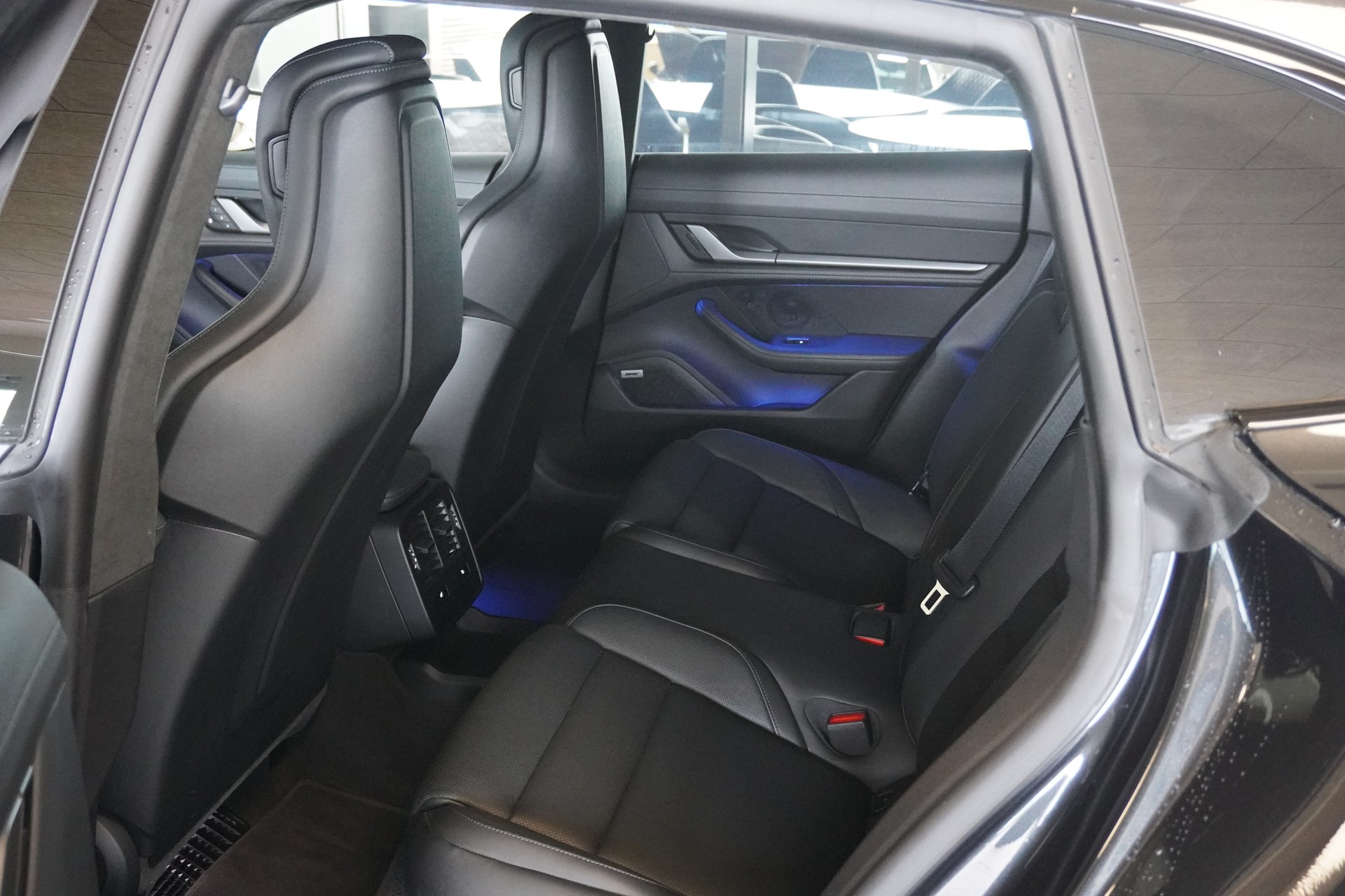 PORSCHE Taycan Turbo Cross Turismo-image-9