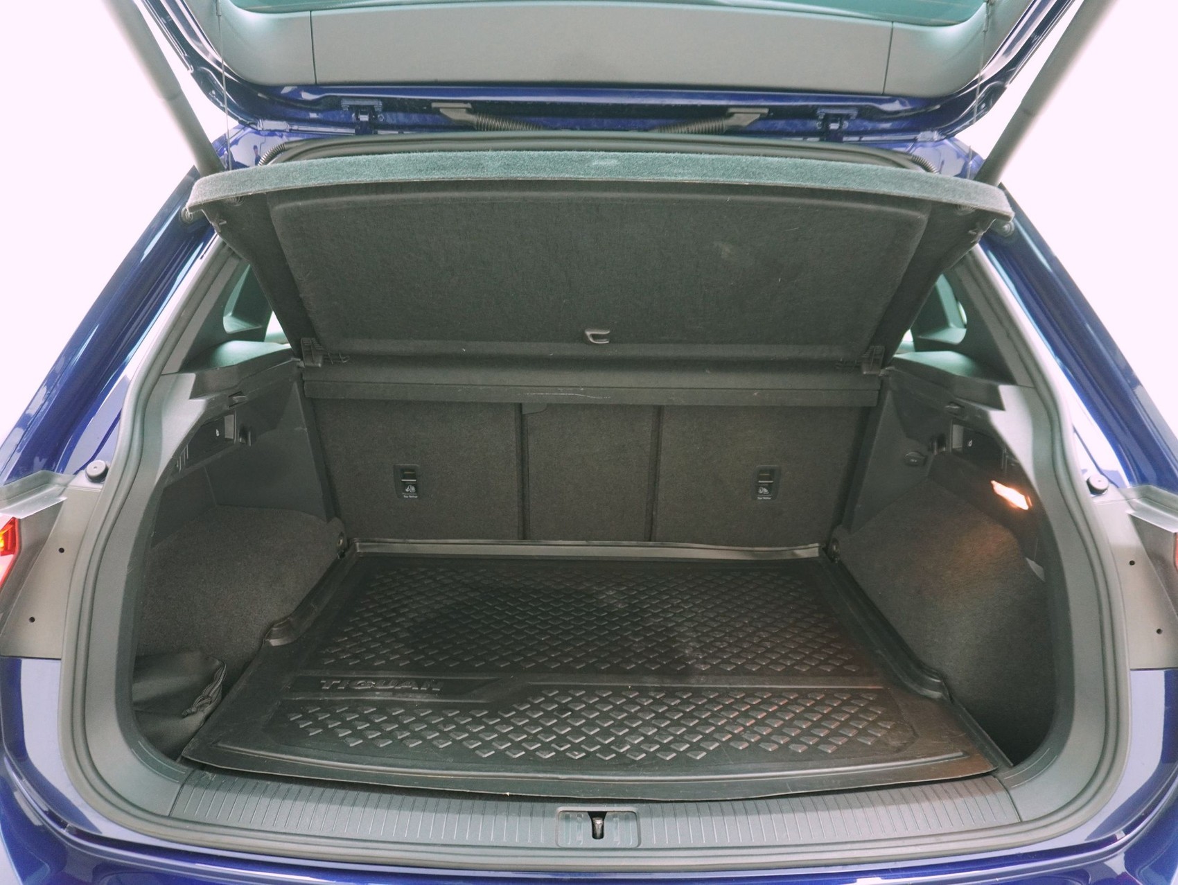 VW Tiguan 2.0 TSI DSG R-Line 4Motion-image-25