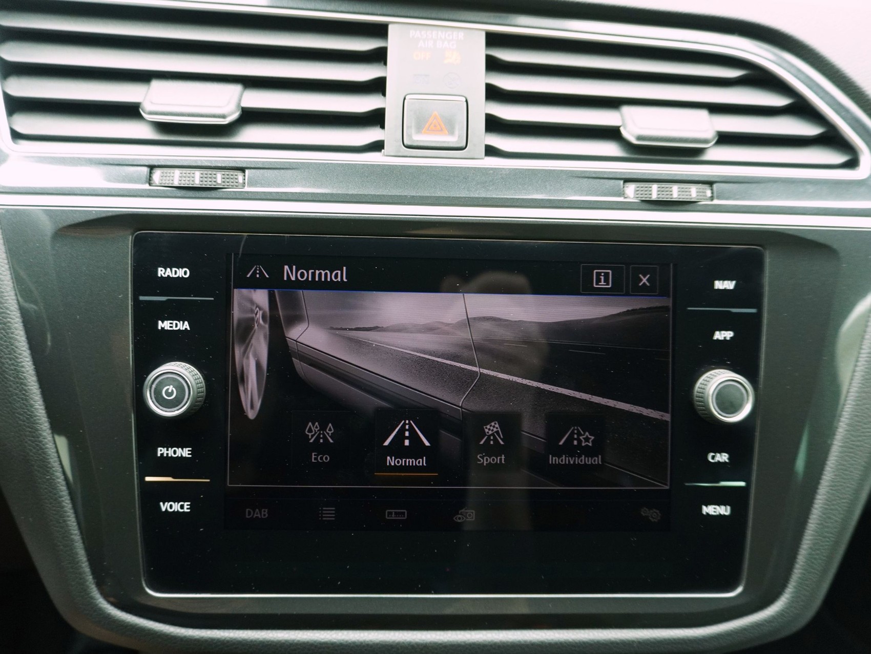 VW Tiguan 2.0 TSI DSG R-Line 4Motion-image-21