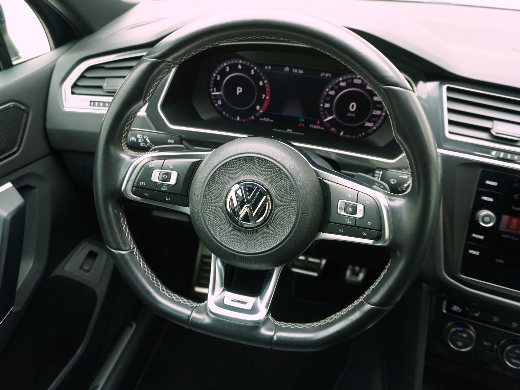 VW Tiguan 2.0 TSI DSG R-Line 4Motion-image-8