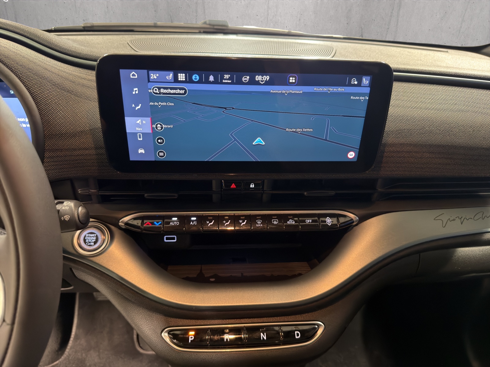 FIAT 500 electric 87 kW Armani-image-12