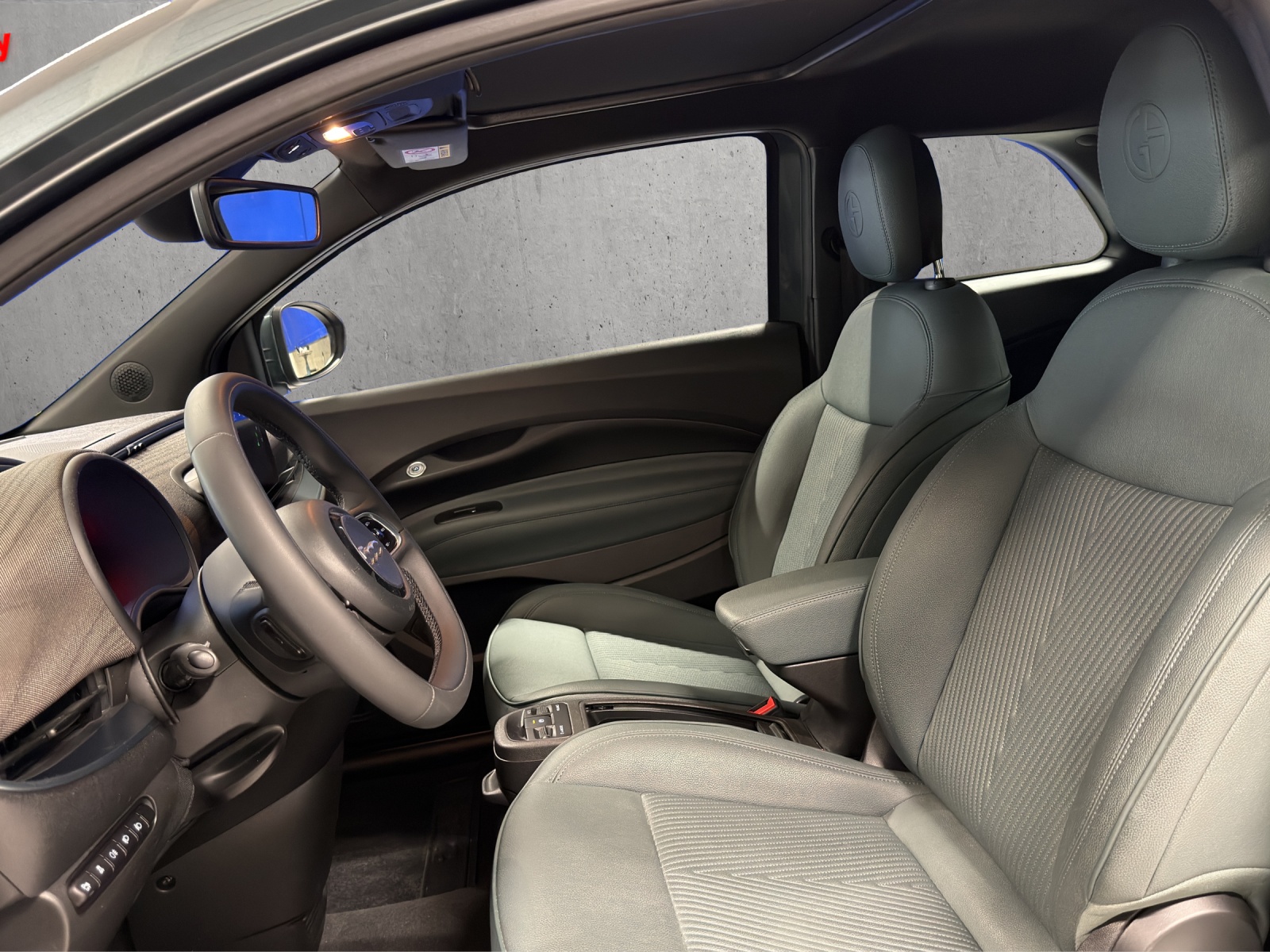 FIAT 500 electric 87 kW Armani-image-9
