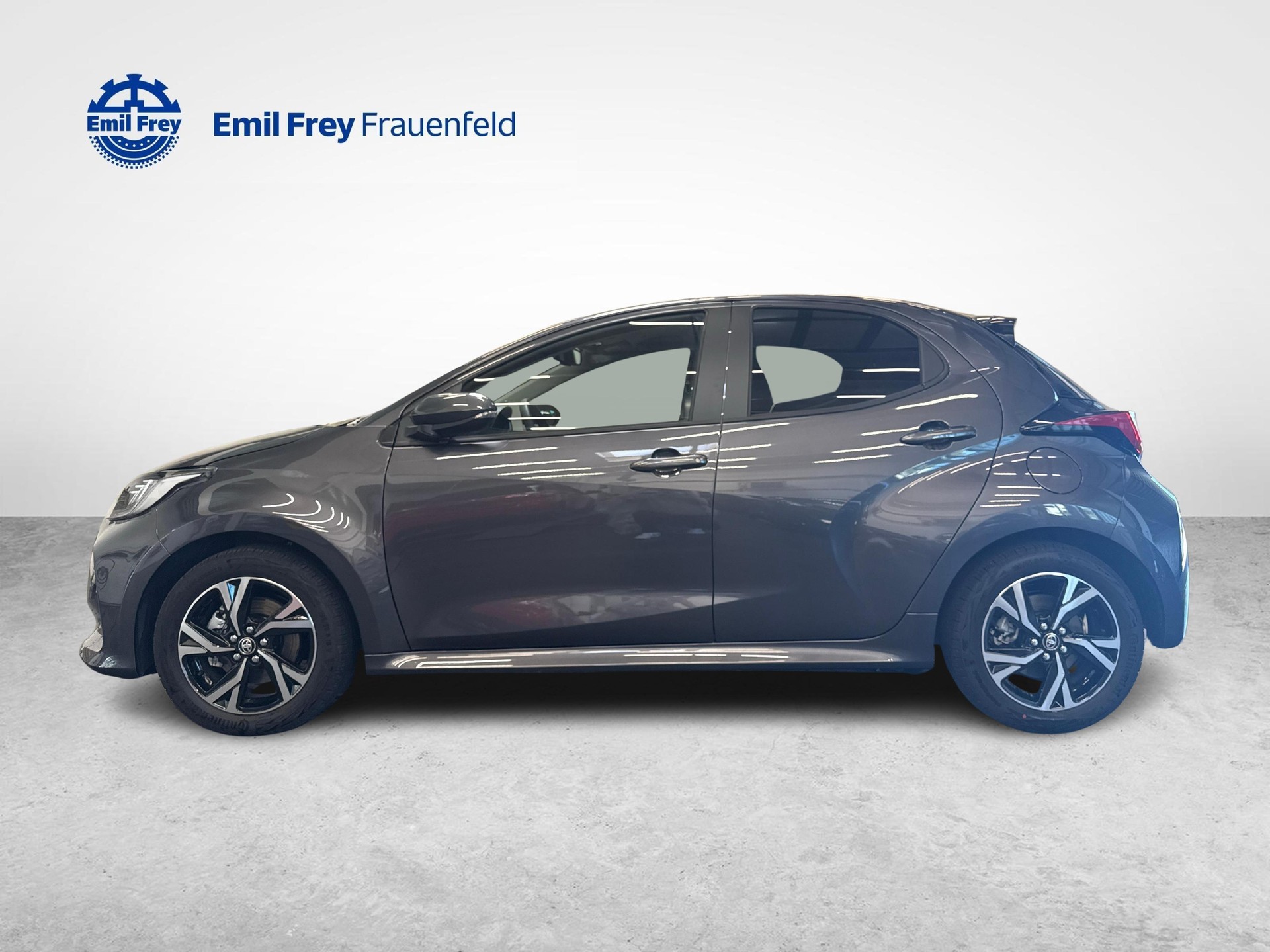 TOYOTA Yaris 1.5 VVT-i HSD Trend-image-1