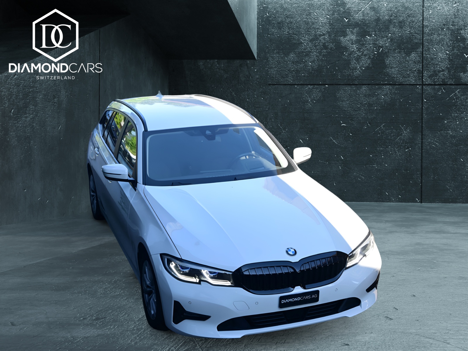 BMW 320d xDrive Touring **HUD*LASER-Light*AHK*8-fach*-image-2