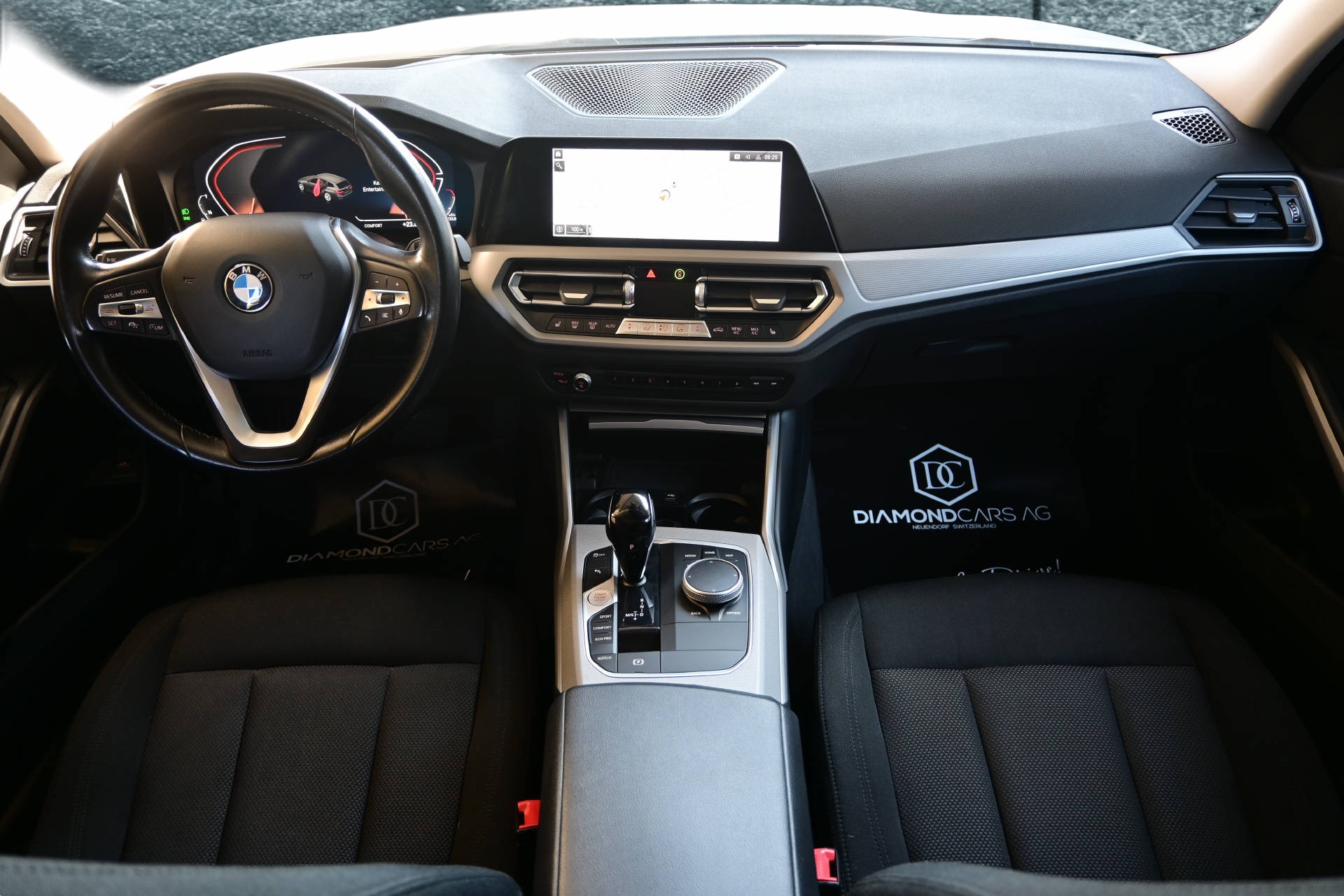 BMW 320d xDrive Touring **HUD*LASER-Light*AHK*8-fach*-image-10