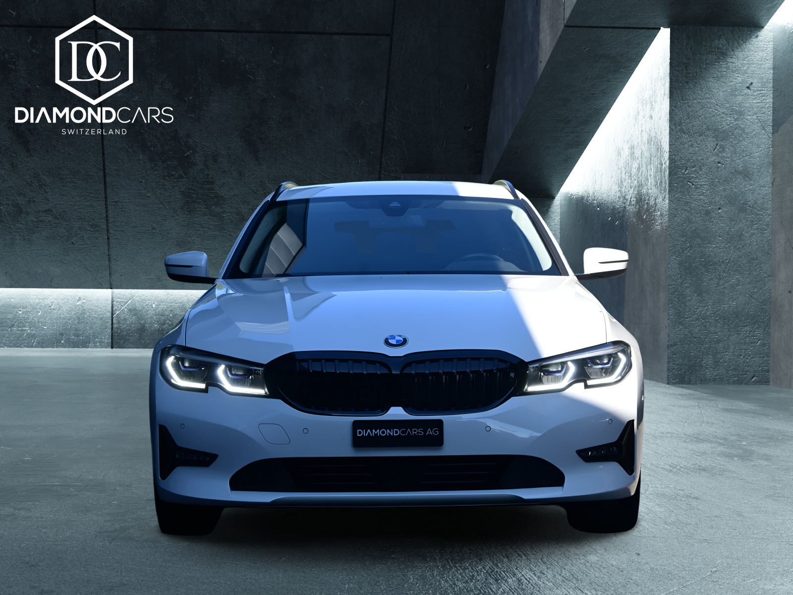 BMW 320d xDrive Touring **HUD*LASER-Light*AHK*8-fach*-image-1