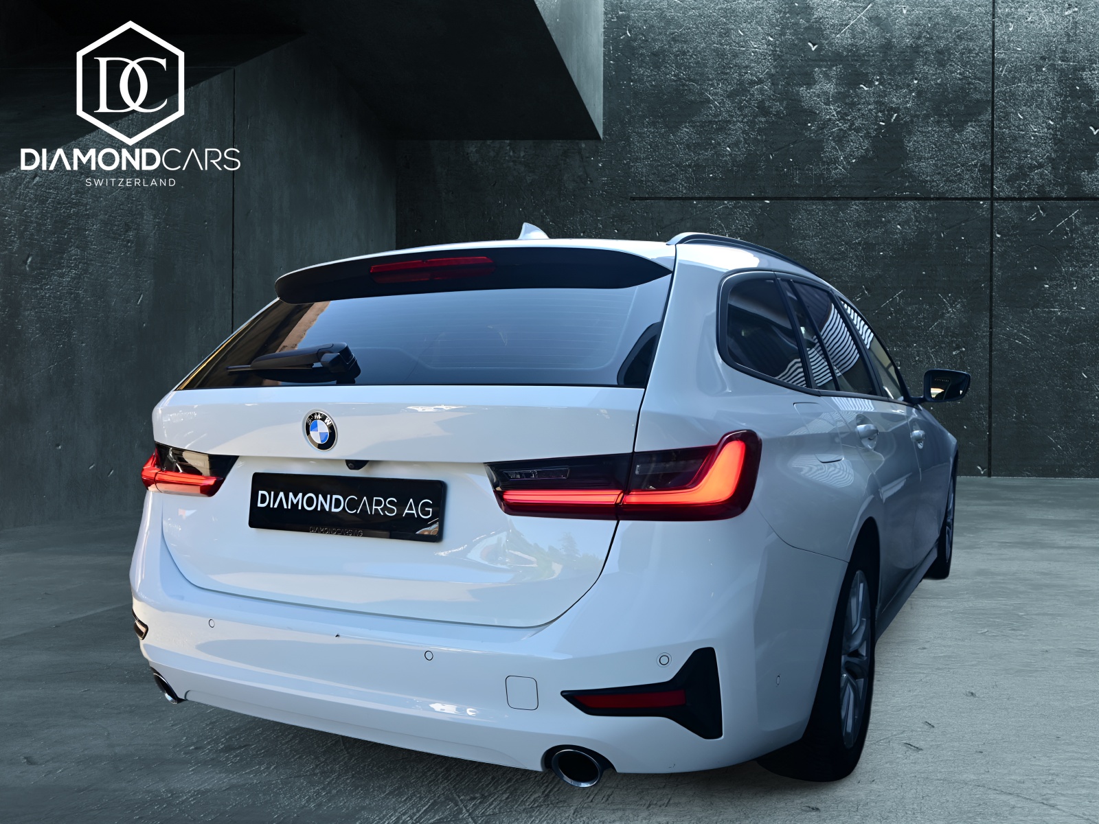 BMW 320d xDrive Touring **HUD*LASER-Light*AHK*8-fach*-image-8