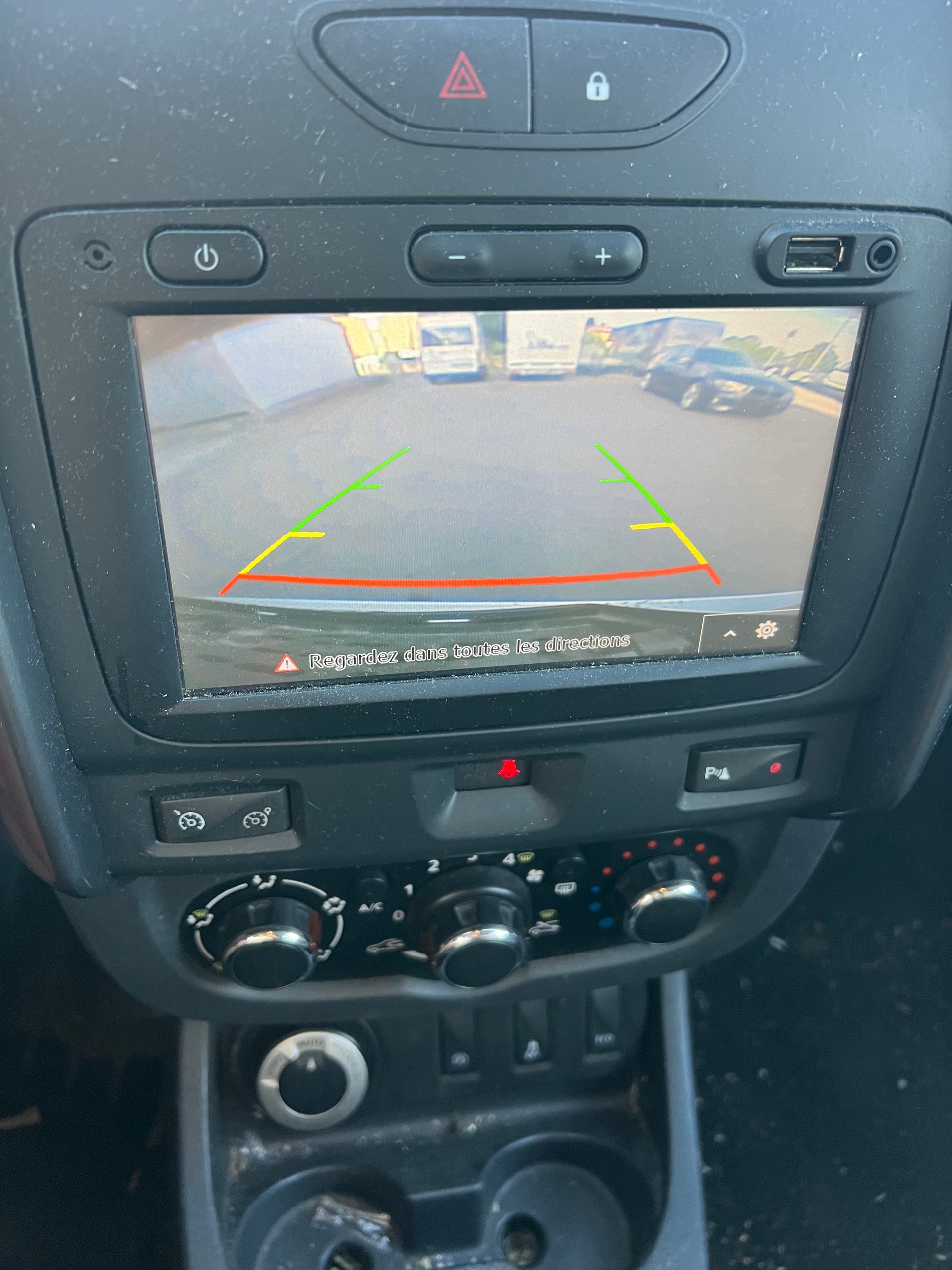 DACIA Duster 1.2 T Privilège 4x4-image-11