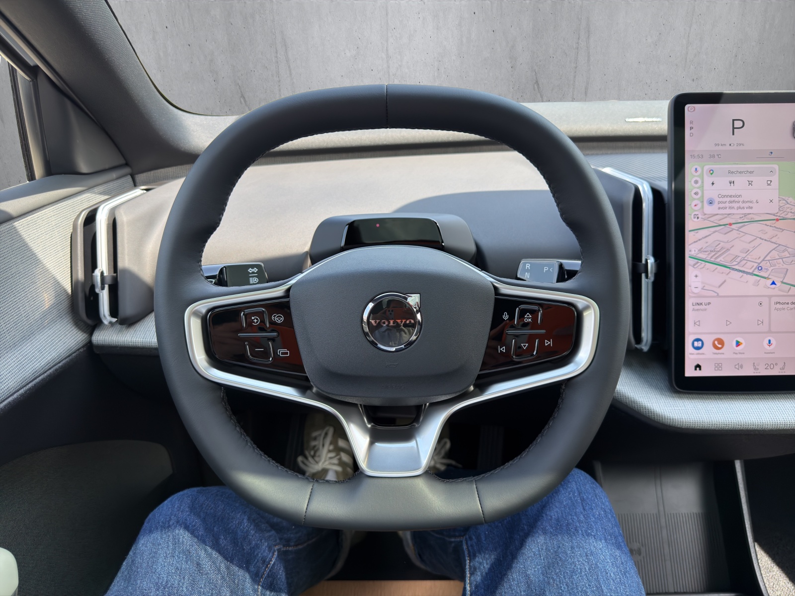 VOLVO EX30 E60 69kWh Twin Ultra-image-9