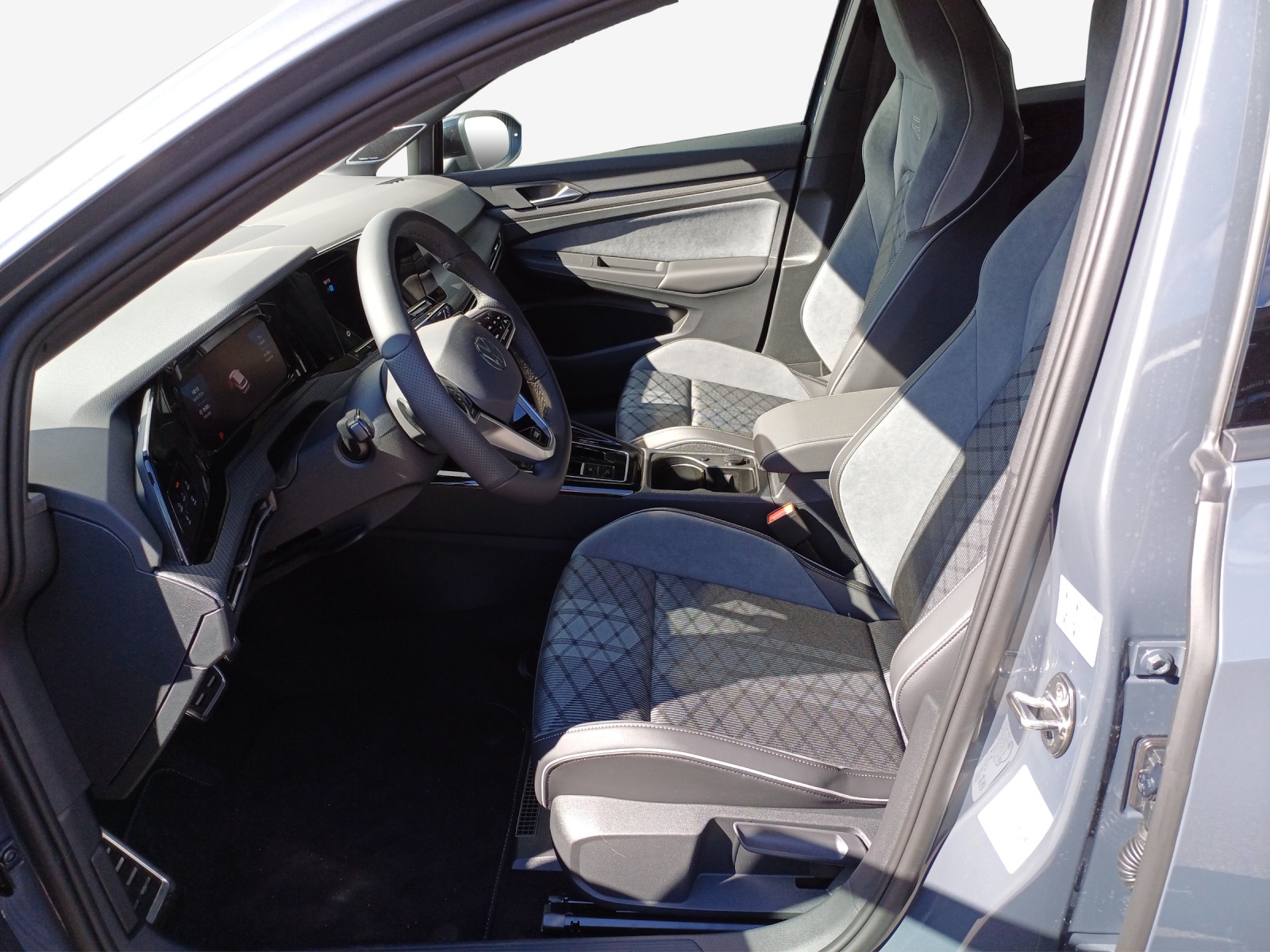 VW Golf Variant 1.5 eTSI mHEV R-Line-image-6