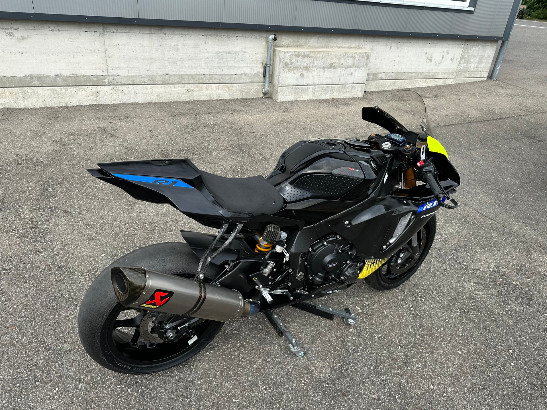 YAMAHA YZF-R1 ABS-image-3