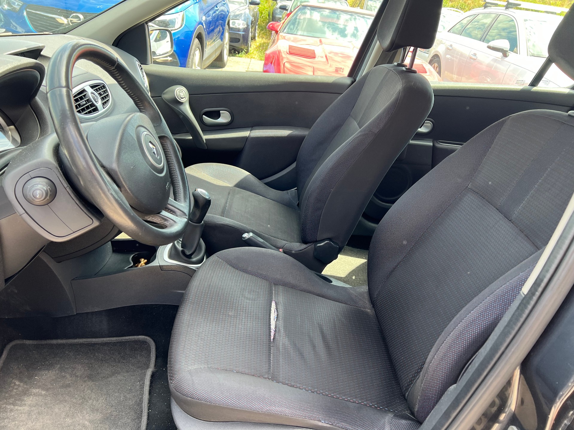 RENAULT Clio 1.4 16V Expression-image-9