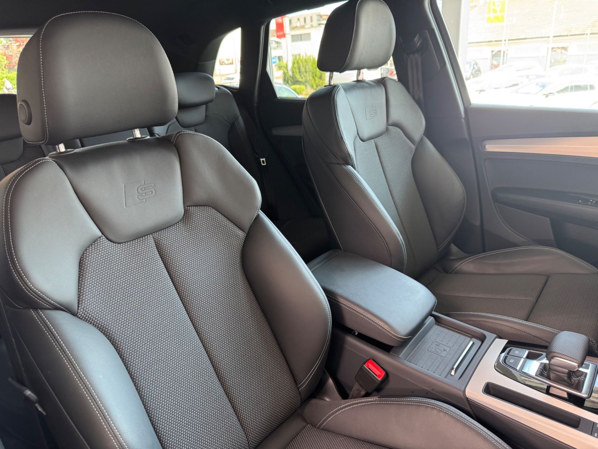 AUDI Q5 40 TDI quattro S-line quattro S-tronic-image-12