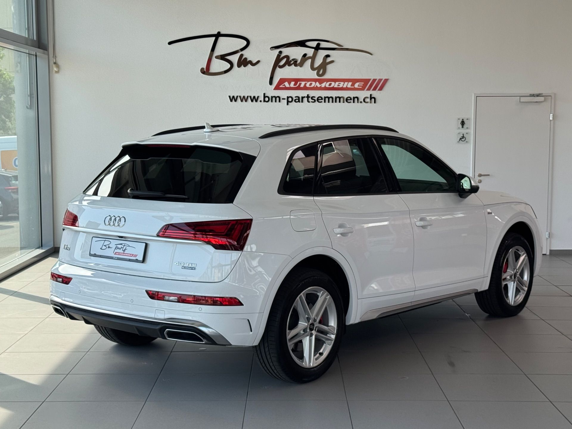 AUDI Q5 40 TDI quattro S-line quattro S-tronic-image-5
