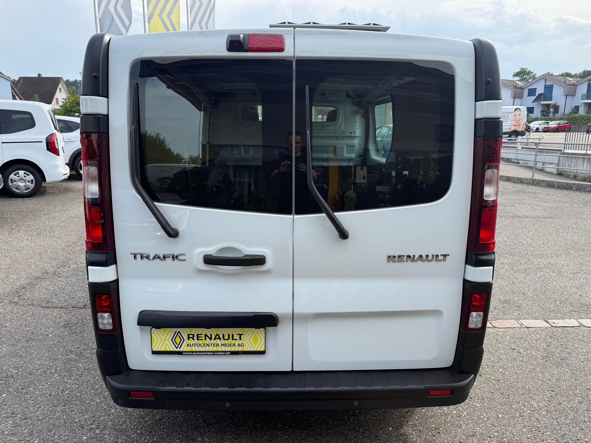RENAULT Trafic 2.0 Energy dCi 120 3.0t Business L2H1-image-4