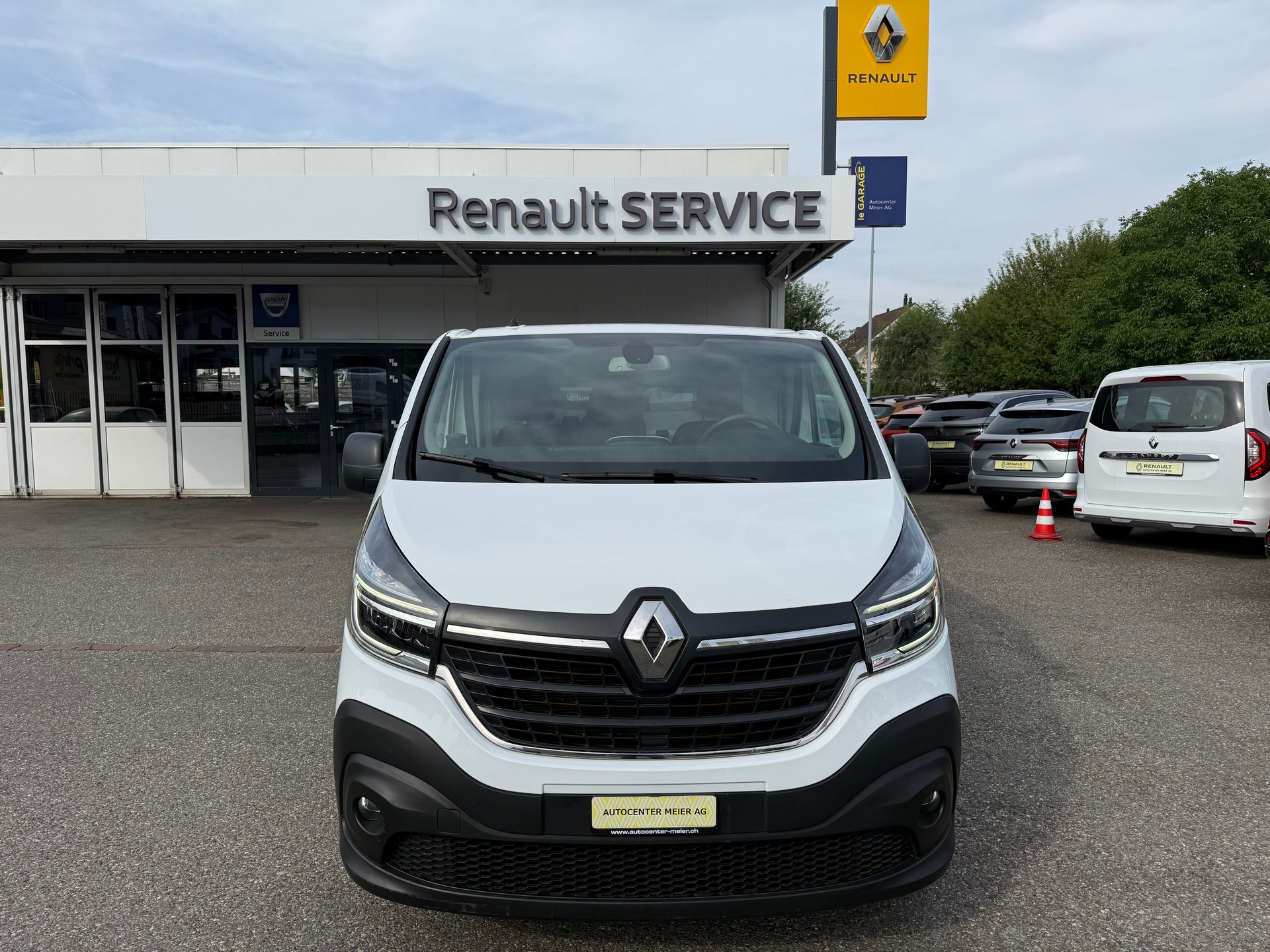 RENAULT Trafic 2.0 Energy dCi 120 3.0t Business L2H1-image-0
