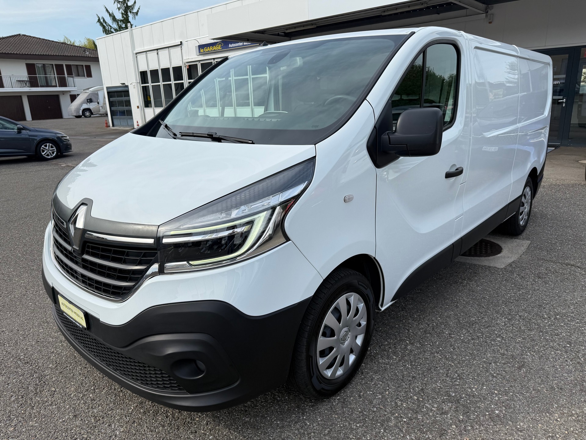 RENAULT Trafic 2.0 Energy dCi 120 3.0t Business L2H1-image-1