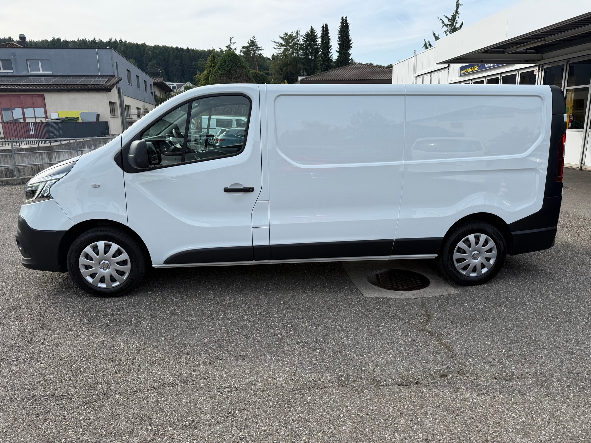 RENAULT Trafic 2.0 Energy dCi 120 3.0t Business L2H1-image-2