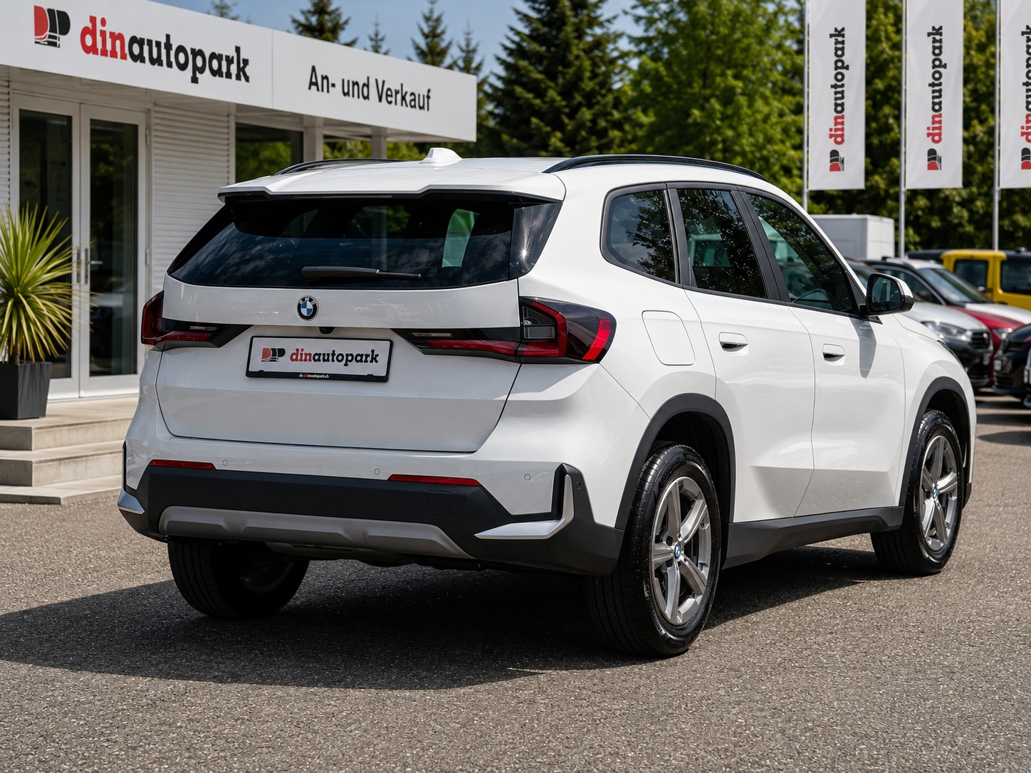 BMW X1 xDrive20d 48V | 2023 | 4x4 | Top Ausstattung inkl. AHK | CH-Fahrzeug | Inkl. Garantie |-showroom-element-3