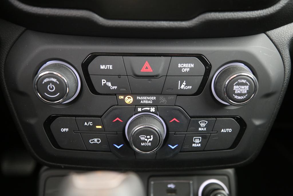 JEEP Renegade 1.3 Night Eagle 4xe-image-8