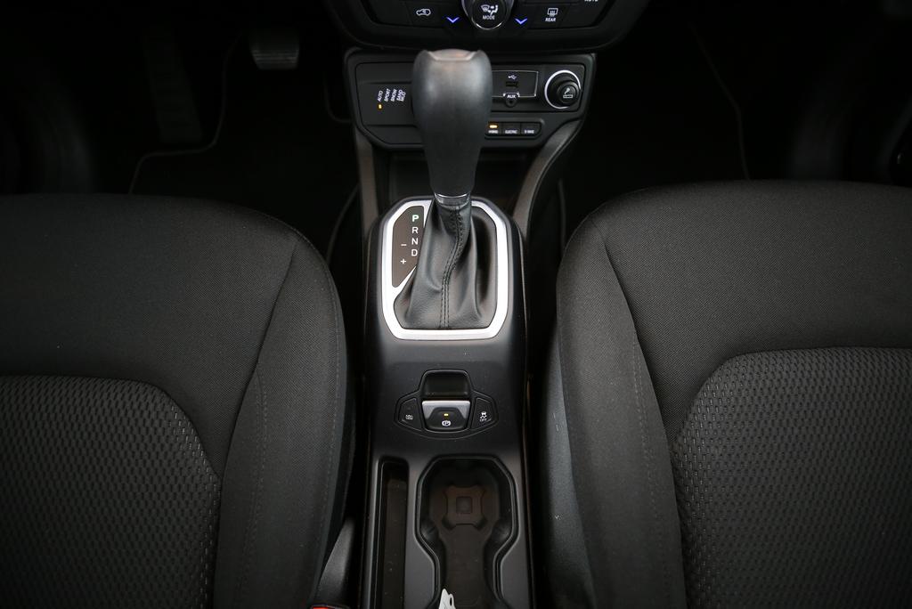 JEEP Renegade 1.3 Night Eagle 4xe-image-9