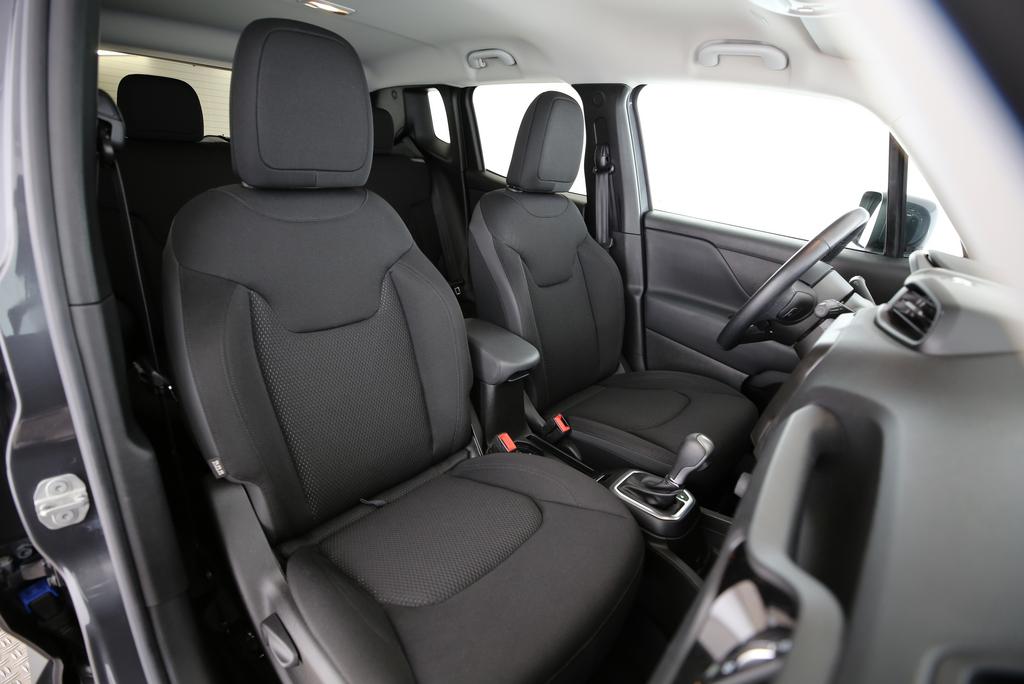JEEP Renegade 1.3 Night Eagle 4xe-image-11